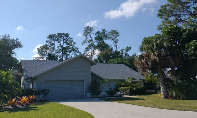 Kings Lake House | Beautiful House Kings Lake Naples, 5 mins from 5th Ave.