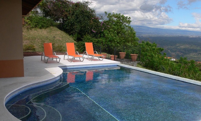 Mercedes House | Beautiful house, views, pool, best climate