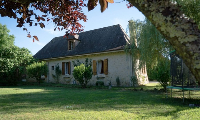 Laveyssiere House | Beautiful House with Pool & Spring, 15 Mins from Airport, 10 Mins Bergerac Town