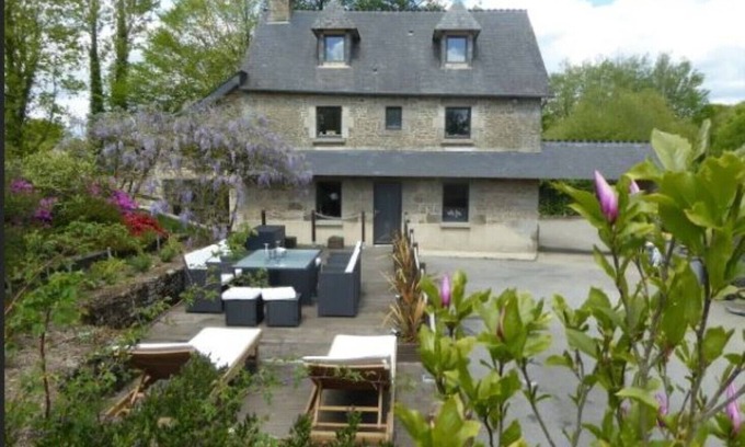 Meneac House | Beautiful House with own Pool & Hot Tub set in Quiet Hamlet next to Private Lake