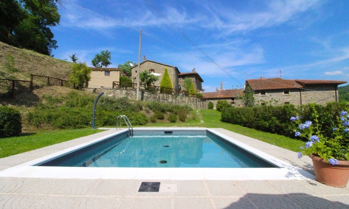 Pieve di Chio Apartment | Beautiful apartment for 4 people with private pool, WIFI, TV and pets allowed