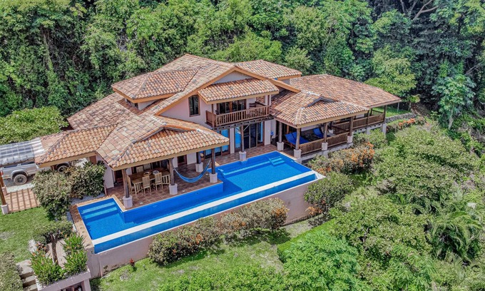 Islita House | Beautiful jungle home by Islita Beach with ocean view & private infinity pool