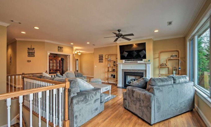 Saxony Forest House | *Beautiful Lake Keowee Home Sleeps 15 * GET AWAY AND RELAX!