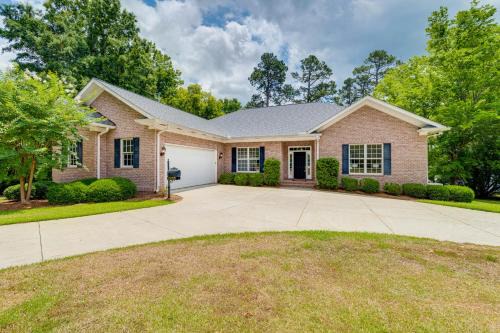 Milledgeville House | Beautiful Lake Sinclair Retreat with Dock and Deck!