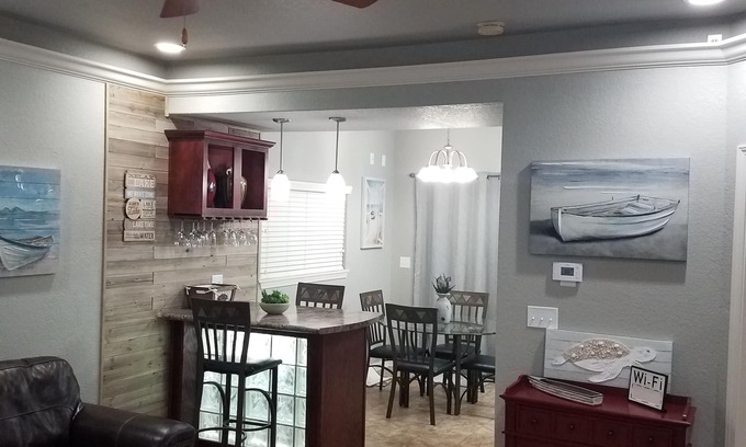 Mid America Condo | Beautiful Lake View Condo. Minutes to Racetrack