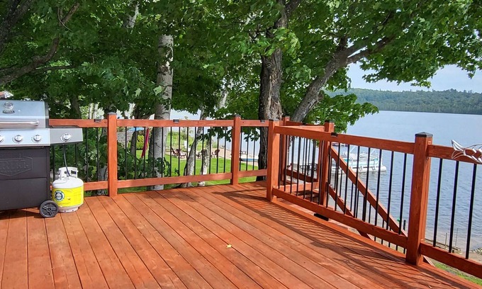 Algoma District Cottage | Beautiful lakefront cottage with private beach