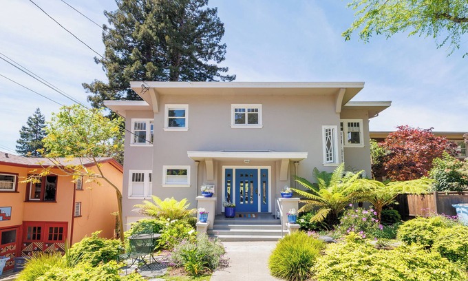 Berkeley House | Beautiful, large Berkeley home near Gourmet Zone