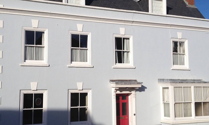 Wareham House | Beautiful large Georgian house with a big garden. Perfect for a family or two!
