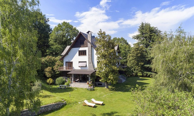 Montrigiasco Villa | Beautiful large villa amidst lush green nature! - Villa Tudor