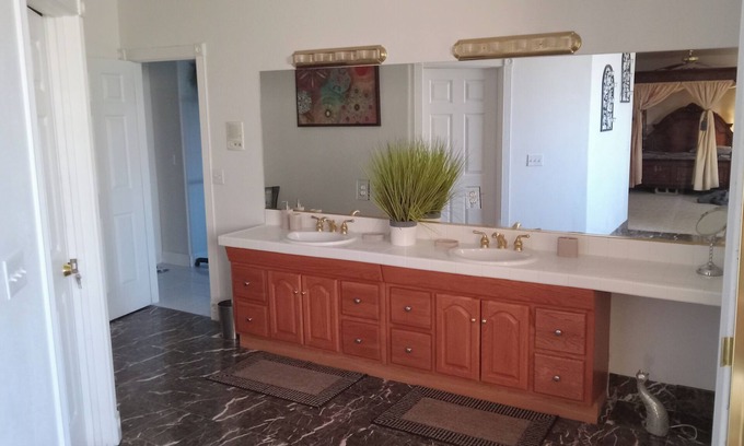 Sunrise Manor House | Beautiful Las Vegas home. Spacious enough to accommodate your needs.