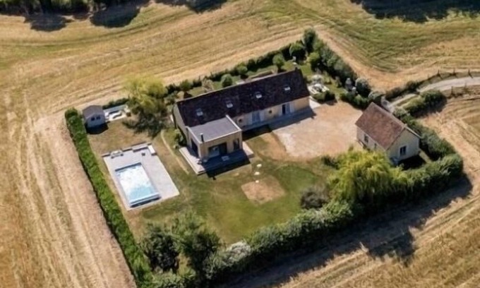 Le Gue-de-la-Chaine Villa | Beautiful longère du Perche for 9 pers. Magnificent countryside, pool and view!