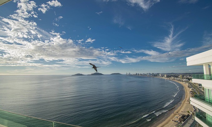 Ferrocarrilera Condo | Beautiful Malecon and Beyond 1502 Torre eMe