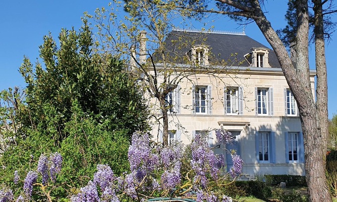 Epargnes House | Beautiful Manor house with heated pool in a village, close to sandy beaches.