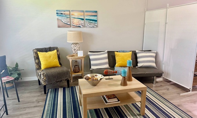 Marco Island Apartment | BEAUTIFUL MARCO ISLAND CONDO MINUTES FROM THE BEACH SPECIAL $75.00/NIGHT