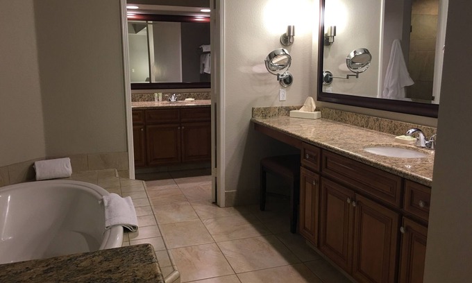 Palm Desert House | Beautiful Marriott Timeshare Unit located adjacent to JW Marriott
