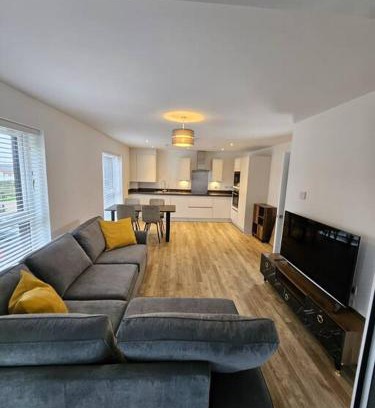 Ebbsfleet Valley Apartment | Beautiful Modern 2 Bed flat in Ebbsfleet, near London with free parking