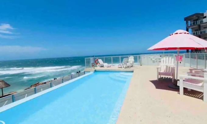 Margate Apartment | Beautiful modern decorated apartment with a great sea view