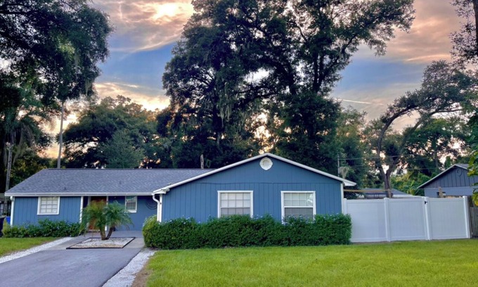 Brandon House | Beautiful Modern Villa in the Tampa area