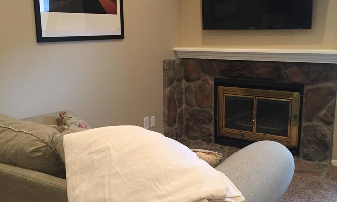 Georgetown Condo | Beautiful Mountain Condo by the Creek