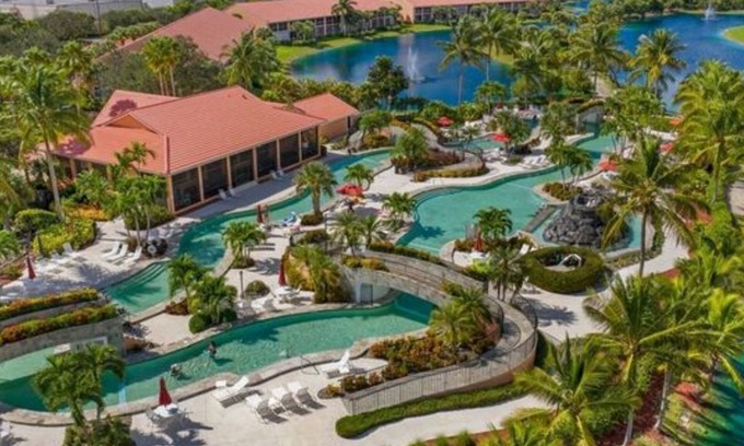 Naples Condo | Beautiful Naples FL Condo w/Lazy River, Minutes to Marco Island/Naples Beaches