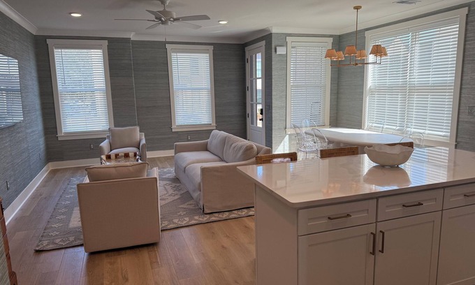 University Hills Condo | Beautiful New 3 Bedroom 3.5 Bath Condo: < 2 Miles from The Grove and Square!