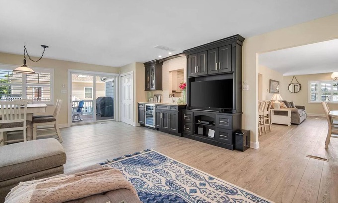 A-Zone House | Beautiful New 4 bed/4 bath - 3 blocks to beach