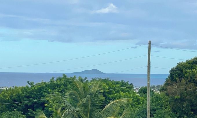 Estate Saint John Condo | Beautiful Newly-Renovated 1 BR North Shore Condo with Buck Island Views and Pool