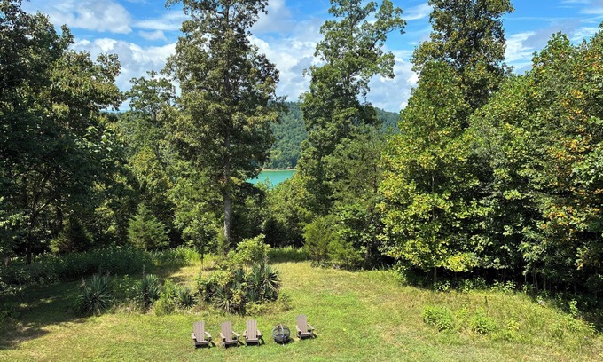 La Follette House | Beautiful Norris Lake Views, Boat Slip, and Hot Tub in Deerfield Resort!