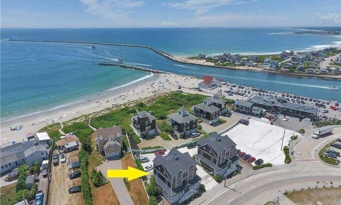 Jerusalem House | Beautiful Oceanview Townhouse in Narragansett RI with Private Beach Access