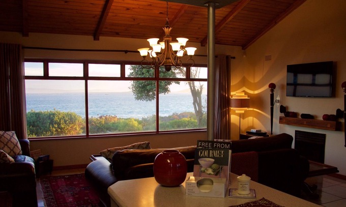 Saldanha House | Beautiful on the beach property perfect for a relaxing get away.