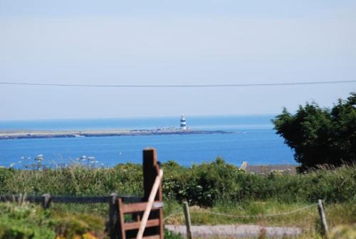 Rathmoylan Apartment | Beautiful one bed with stunning sea view