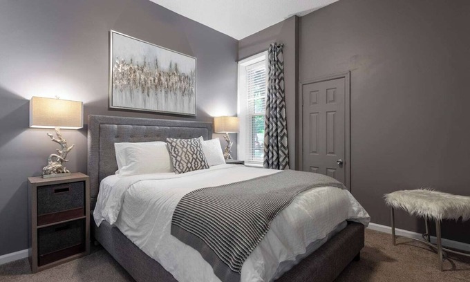 Southmoreland Condo | Beautiful One Bedroom With King Bed | 07