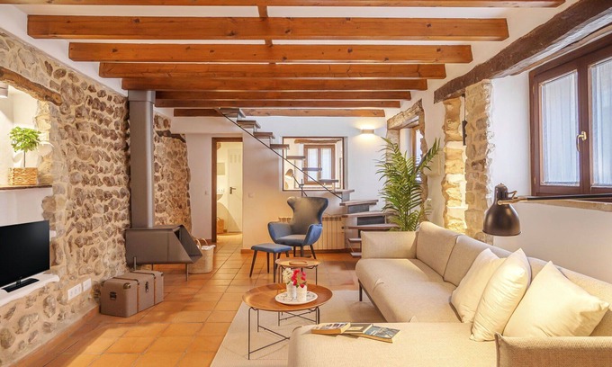 Mancor de la Vall House | Beautiful private villa for 5 people with WIFI, A/C, TV, terrace and parking