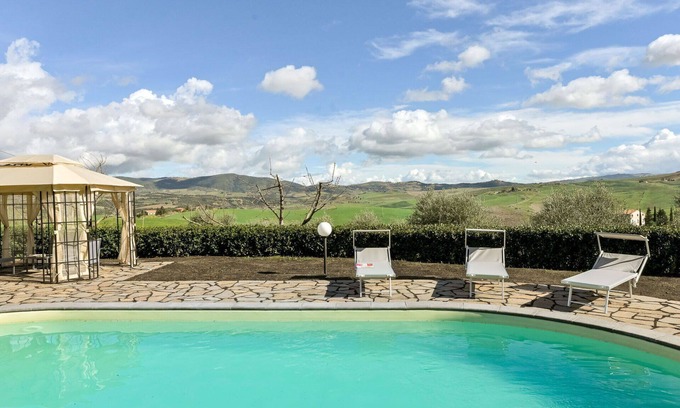 Castel del Piano House | Beautiful private villa with private pool, WIFI, TV, patio, pets allowed and panoramic view
