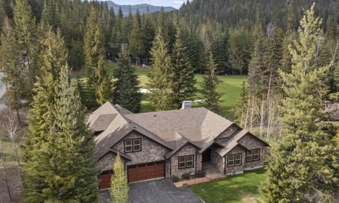 Priest River House | Beautiful Priest Lake Home on the Golf Course