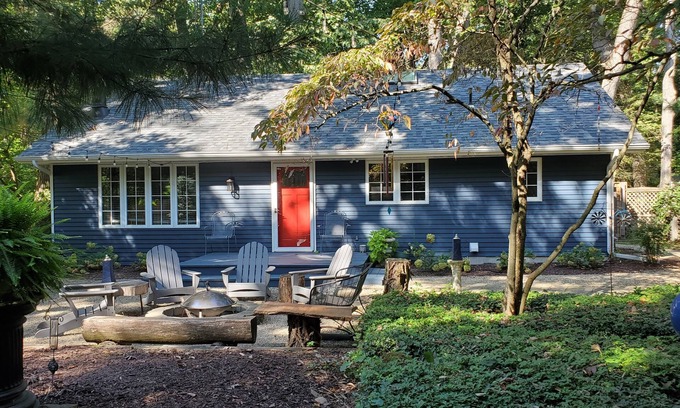 Michiana Cottage | Beautiful Private Cottage, Sleeps 6, Walk to Beach