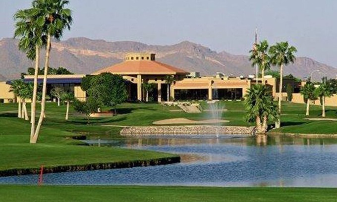 Alta Mesa House | Beautiful private golf course complex with private golf course, swimming pool, jacuzzi.