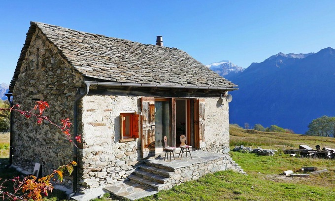 Acquarossa House | Beautiful private villa for 4 guests with WIFI, TV, terrace, pets allowed and parking
