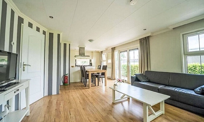 Dordtse Biesbosch House | Beautiful private villa for 4 people with pool, WIFI, TV, terrace and parking