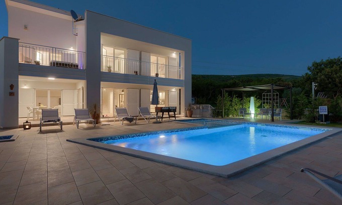 Diminici Villa | Beautiful private villa with A/C, hot tub, WIFI, private pool, TV, terrace, panoramic view, parking