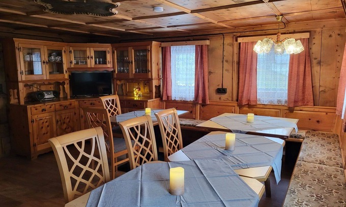 Kappl Villa | Beautiful private villa for 14 people with WIFI and TV