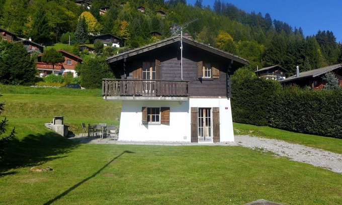 Moleson House | Beautiful private villa for 6 guests with WIFI, TV, patio, pets allowed and panoramic view