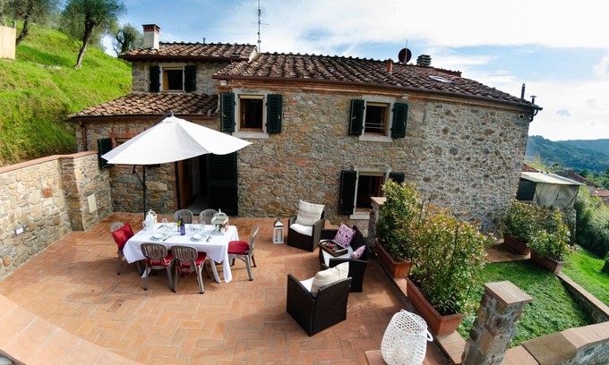 Nozanno Villa | Beautiful private villa with internet, private pool, A/C, TV, terrace, pets allowed, close to Lucca