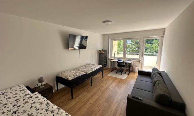 Sudweststadt Apartment | Beautiful, quiet and cosy apartment with balcony in central location