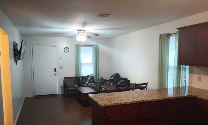 Hinton House | Beautiful-Quiet-Modern-Fast Internet 2br 1ba w/ fenced yard