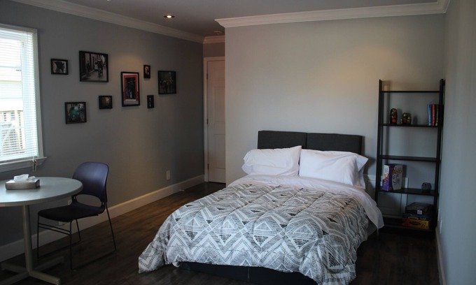 Redwood City Apartment | Beautiful quiet studio in the heart of Silicon Valley