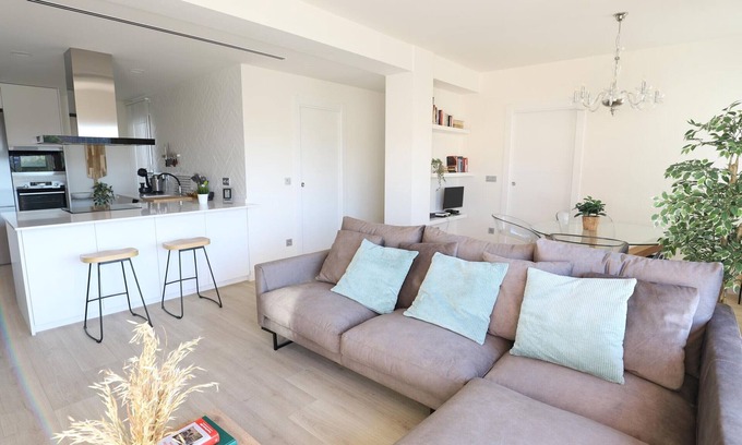 Port de Sagunt Apartment | Beautiful renovated apartment in Puerto de Sagunto, 3 bedrooms, air conditioning, near beach