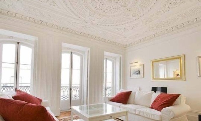Santos Apartment | Beautiful Renovated Apartment Built Early 1800's In The Embassy Area Of Lisbon