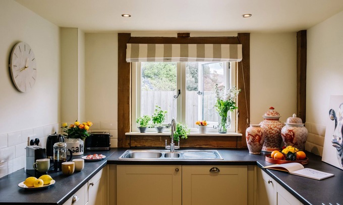 Eye House | Beautiful Renovated Barn - Sleeps 4 in two bedrooms