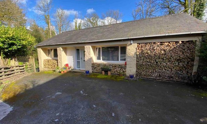 Llandeilo House | Beautiful renovated former coach house